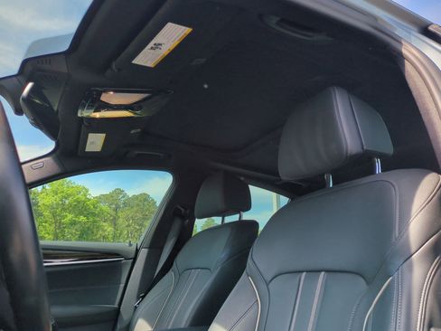 Used 2019 BMW 530i w/ M Sport Package image 16