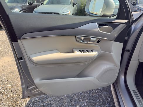 Certified 2024 Volvo XC90 B5 Core w/ Climate Package image 18