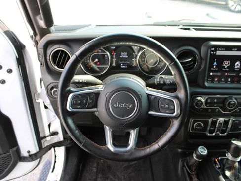 Used 2021 Jeep Wrangler Unlimited Sahara AWD/4WD image 17