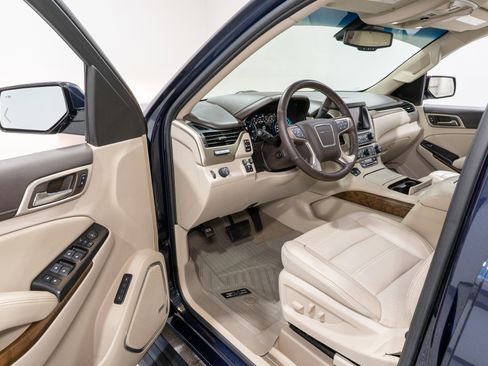 Used 2019 GMC Yukon XL Denali w/ Denali Ultimate Package RWD image 13