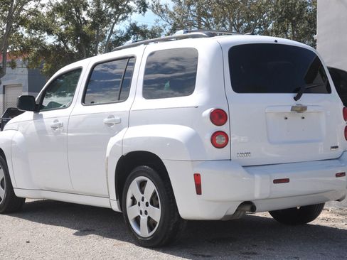 Used 2010 Chevrolet HHR LS image 17