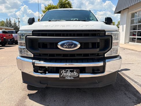 Used 2022 Ford F250 XL w/ Power Equipment Group AWD/4WD image 2