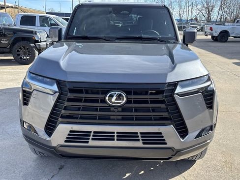 Used 2025 Lexus GX 550 image 13