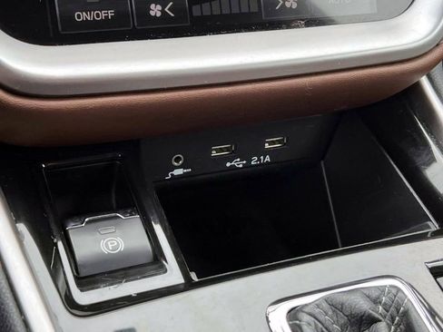 Used 2020 Subaru Outback Touring image 30
