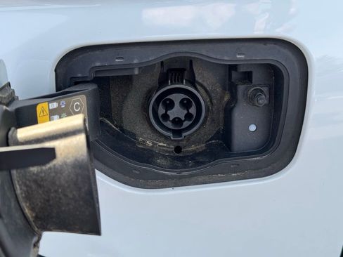 Used 2022 Jeep Grand Cherokee Limited 4xe image 13