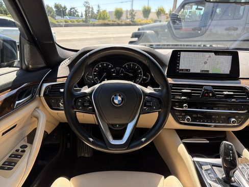 Used 2018 BMW 530i xDrive w/ Premium Package AWD/4WD image 19