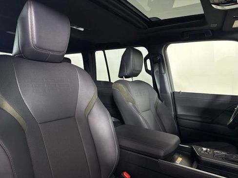 Used 2024 Lexus GX 550 AWD/4WD image 18