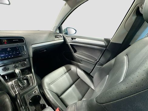 Used 2017 Volkswagen Golf Alltrack SE image 16