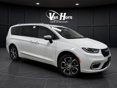 New 2026 Chrysler Pacifica Pinnacle w/ Trailer Tow Group