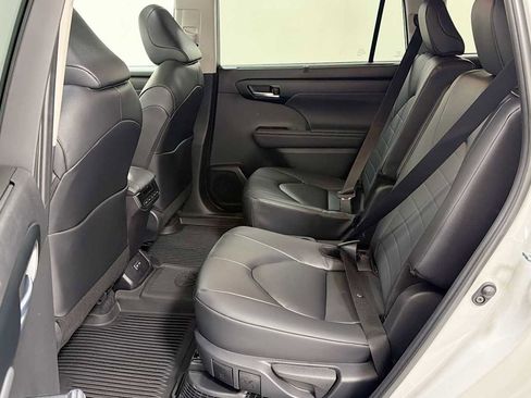 Certified 2026 Toyota Highlander XLE AWD/4WD image 25