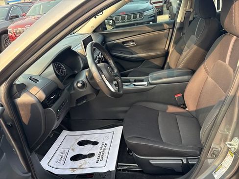Used 2023 Nissan Sentra SV w/ All-Weather Package FWD image 8