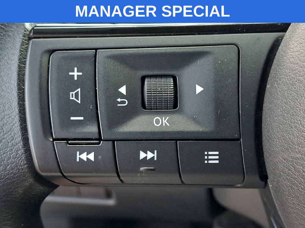 Used 2023 Nissan Rogue SV AWD/4WD image 21