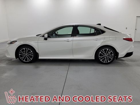 Used 2026 Toyota Camry XLE w/ Premium Package AWD/4WD image 5