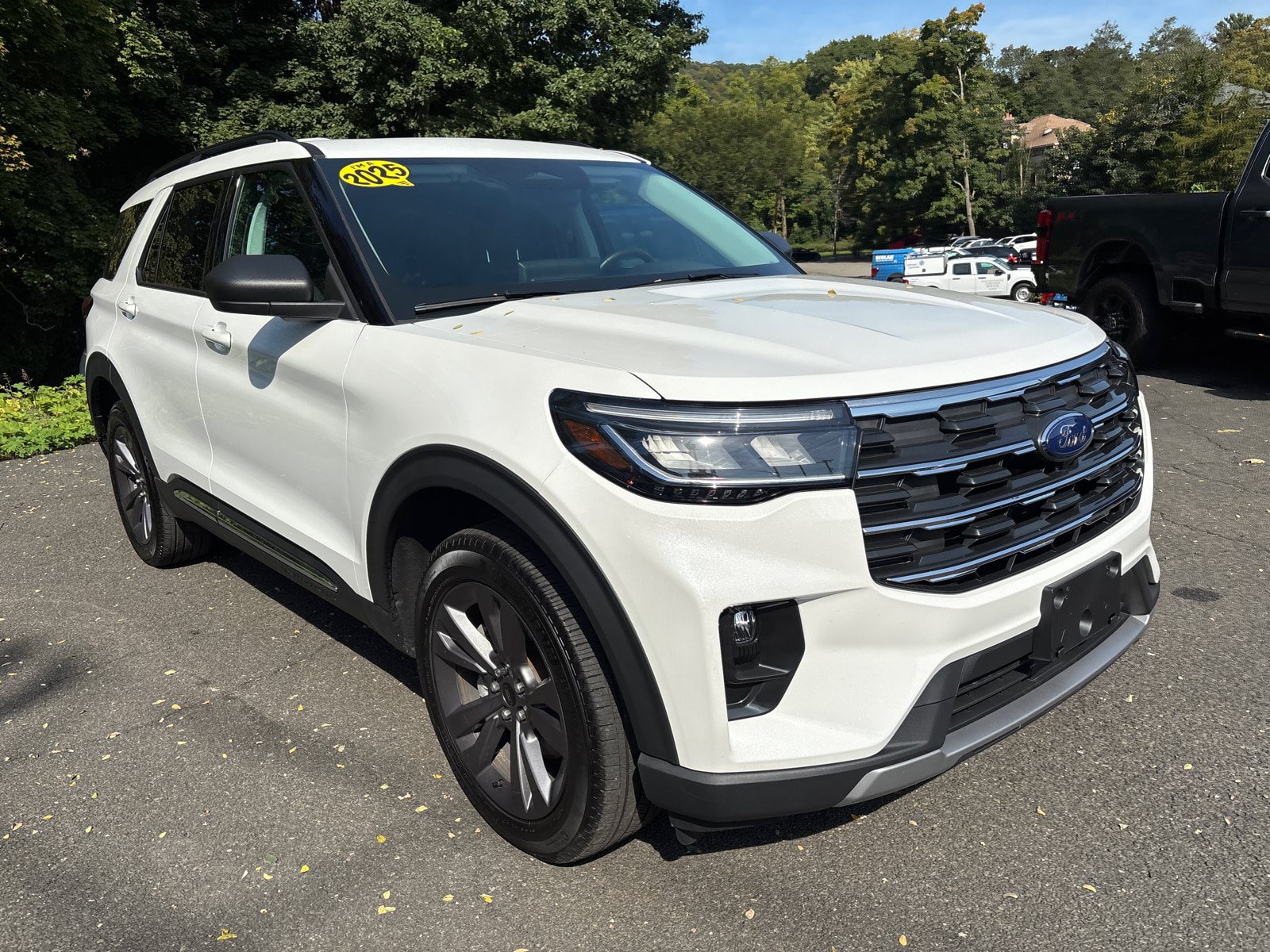 Used 2025 Ford Explorer Active w/ Active Comfort Package AWD/4WD image 1