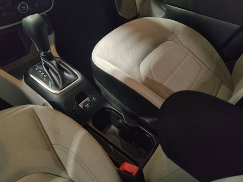 Used 2020 Jeep Renegade Latitude image 26