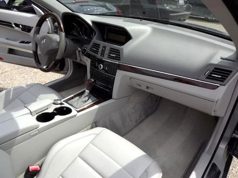 Used 2011 Mercedes-Benz E 350 Cabriolet image 27
