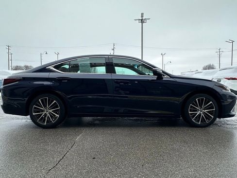 Used 2024 Lexus ES 350 w/ Premium Package image 11