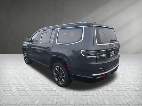 Used 2022 Jeep Grand Wagoneer Series III w/ Rear Seat Video Group 1 image 10