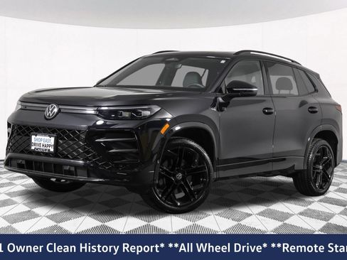 Used 2025 Volkswagen Tiguan SE R-Line AWD/4WD image 2