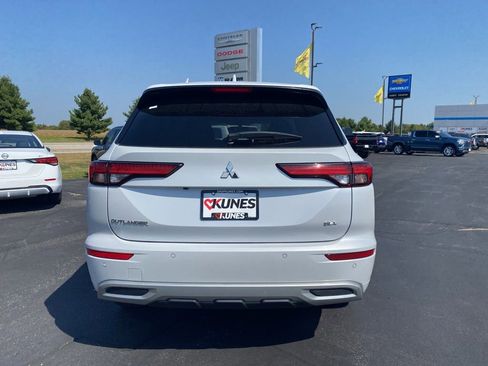 Used 2023 Mitsubishi Outlander SEL image 9