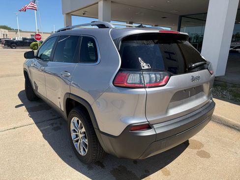 Used 2019 Jeep Cherokee Latitude Plus FWD image 6
