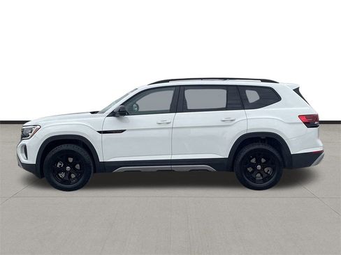 New 2025 Volkswagen Atlas Peak Edition SE image 8