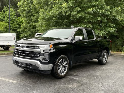 Used 2023 Chevrolet Silverado 1500 LT AWD/4WD image 5