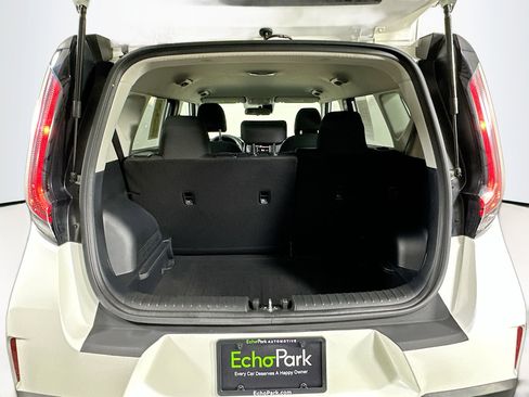 Used 2025 Kia Soul LX w/ LX Technology Package FWD image 27