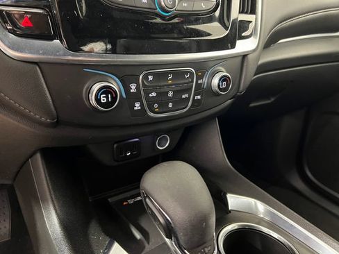 Used 2023 Chevrolet Traverse LT w/ LPO, Cargo Package FWD image 19