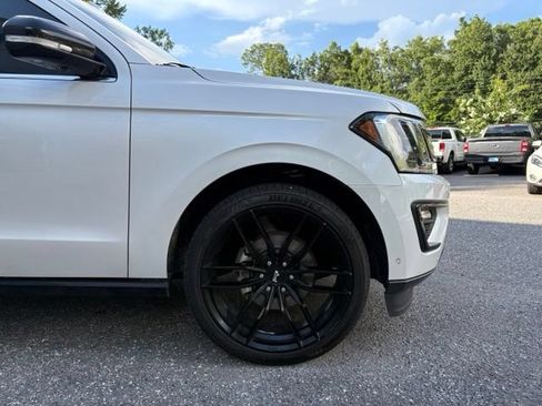 Used 2019 Ford Expedition Limited w/ Equipment Group 303A RWD image 33