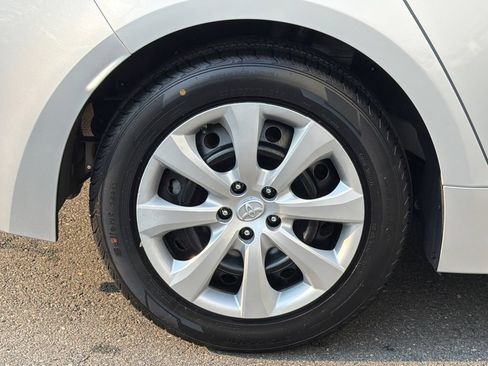 Used 2023 Toyota Corolla LE FWD image 7