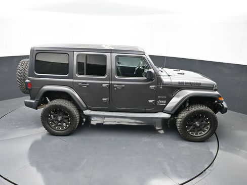 Used 2018 Jeep Wrangler Unlimited Sahara AWD/4WD image 40
