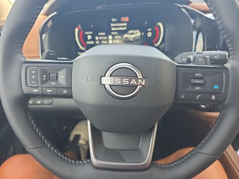 New 2026 Nissan Pathfinder Platinum FWD image 13