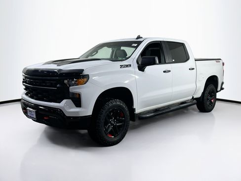 Used 2023 Chevrolet Silverado 1500 Custom Trail Boss w/ LPO, Dark Essentials Package image 1