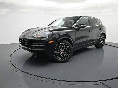 Certified 2026 Porsche Cayenne AWD/4WD image 1