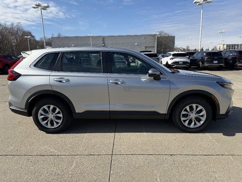 Used 2024 Honda CR-V LX image 3