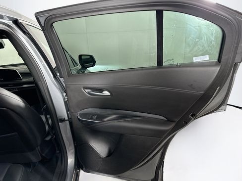 Used 2024 Cadillac XT4 Premium Luxury image 28