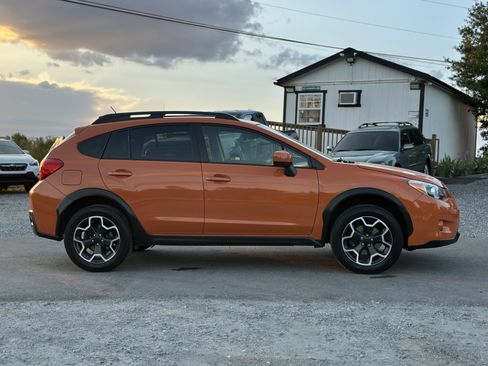 Used 2014 Subaru Crosstrek 2.0i Premium AWD/4WD image 2