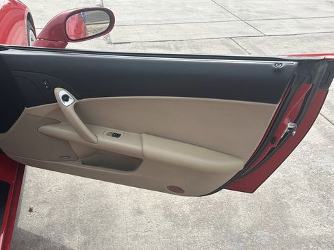 Used 2005 Chevrolet Corvette Convertible w/ Preferred Equipment Group image 23
