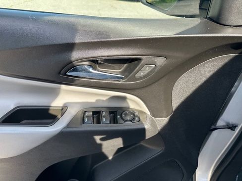 Used 2020 Chevrolet Equinox LS AWD/4WD image 12