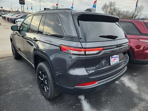 New 2026 Jeep Grand Cherokee Altitude AWD/4WD image 3