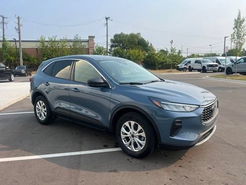 Used 2024 Ford Escape Active AWD/4WD image 3