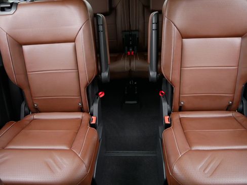 Certified 2022 Volkswagen Atlas SEL R-Line image 13