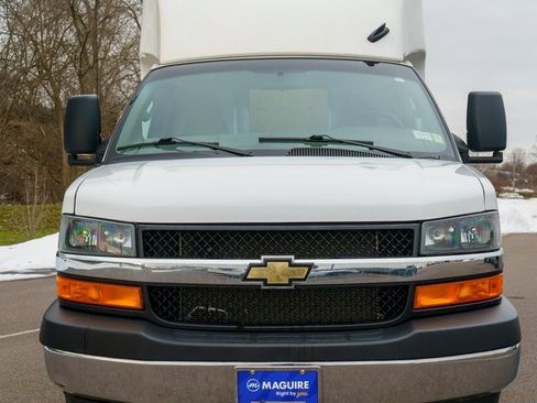 Used 2021 Chevrolet Express 3500 w/ Power Convenience Package image 3