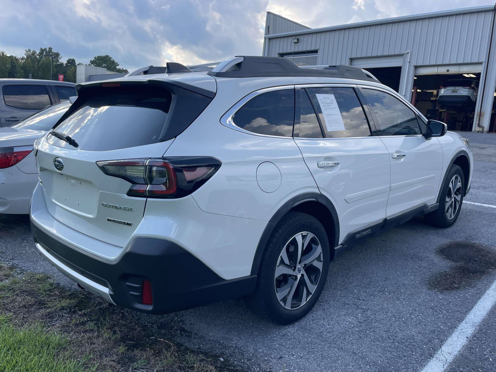 Used 2021 Subaru Outback Touring XT AWD/4WD image 2