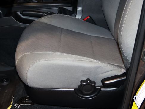 Used 2023 Toyota Tacoma SR image 33