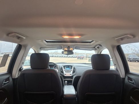 Used 2017 Chevrolet Equinox LT image 35