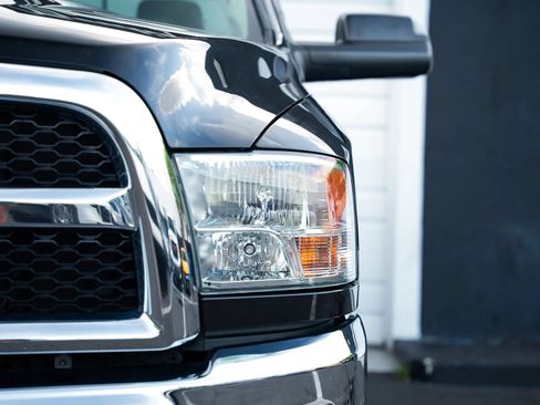 Used 2018 RAM 3500 SLT w/ Snow Chief Group AWD/4WD image 28