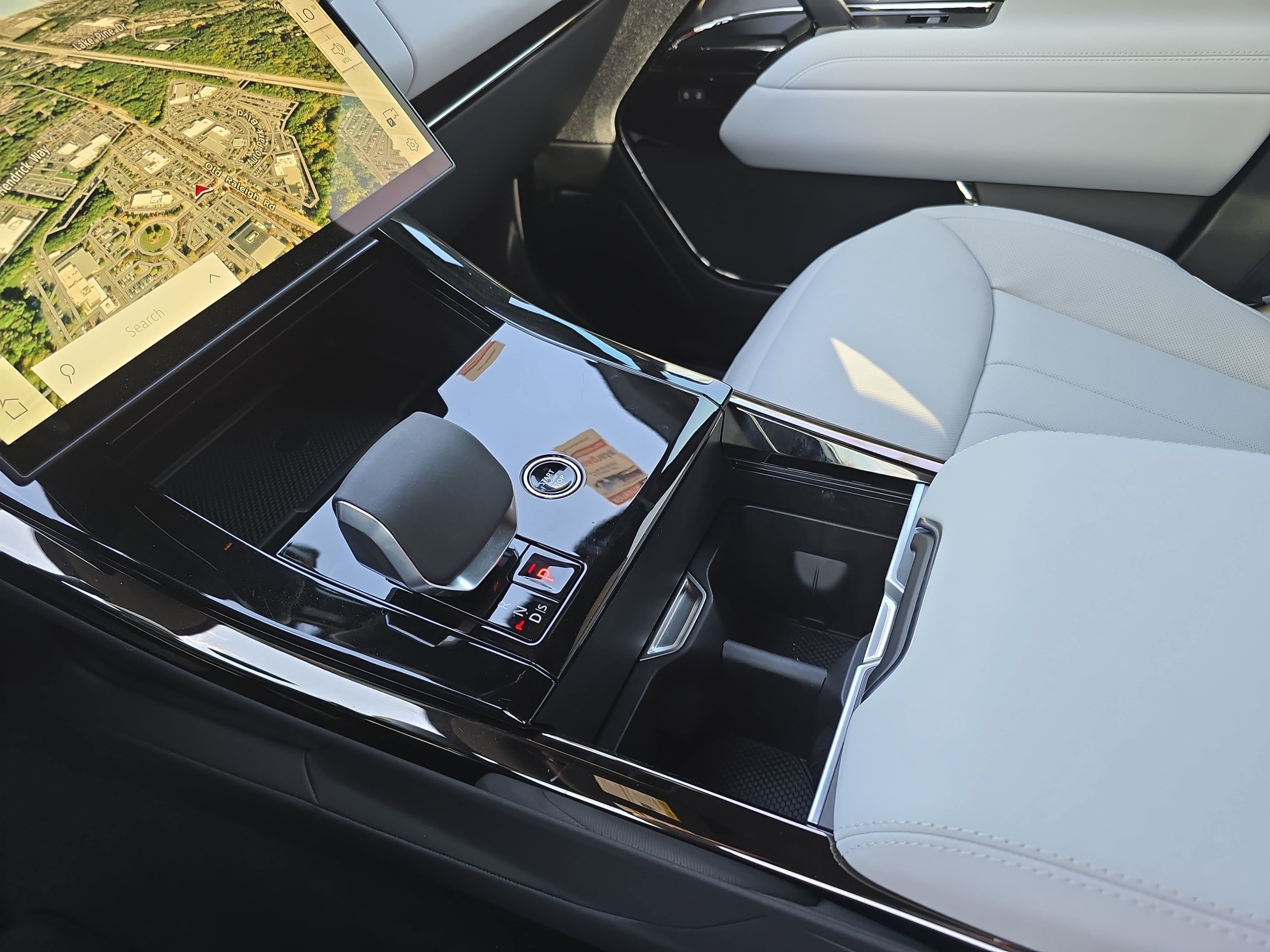 New 2026 Land Rover Range Rover Sport SE AWD/4WD image 25