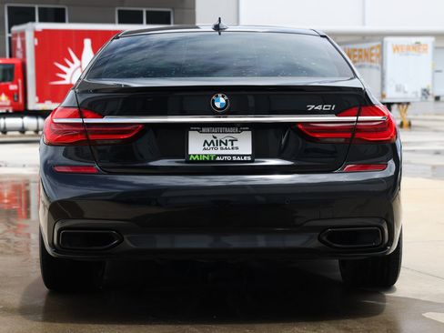 Used 2019 BMW 740i w/ M Sport Package RWD image 10